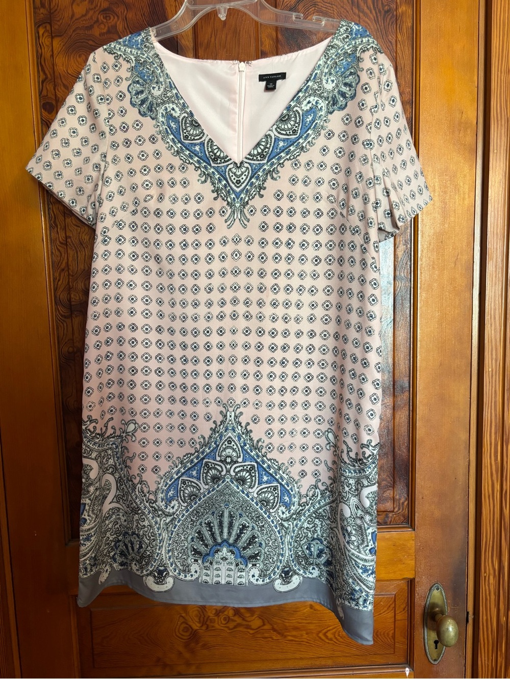 Ann Taylor Blue Paisley-Print V-Neck Shift Dress - Soft Pink and Blues, size 8